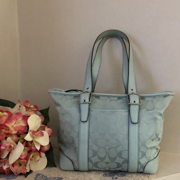 Coach Handbags - ⬇️PRICE DROP⬇️ RARE!! Coach Shoulder Tote Seafoam